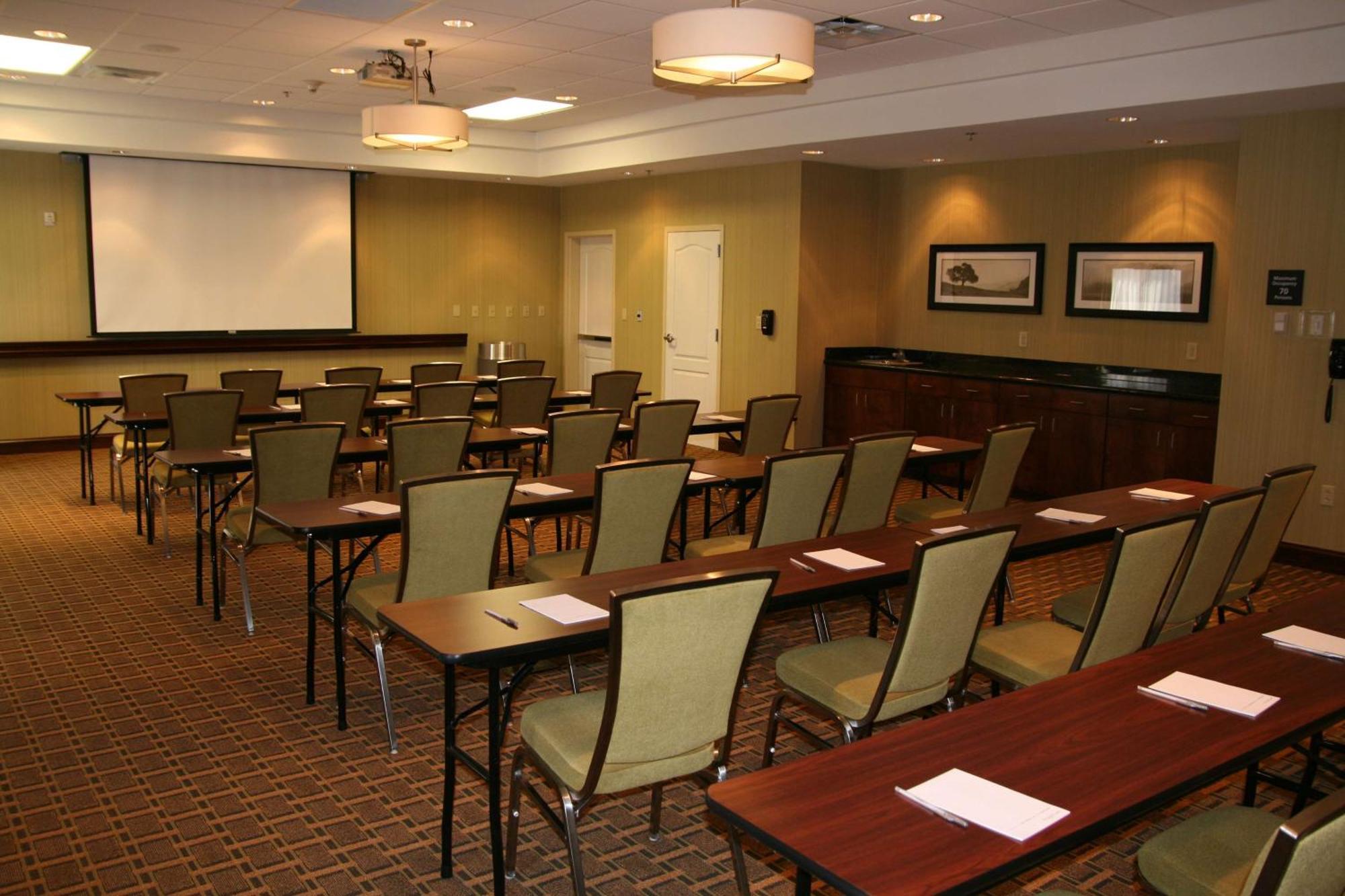 Hampton Inn Crossville Exterior photo